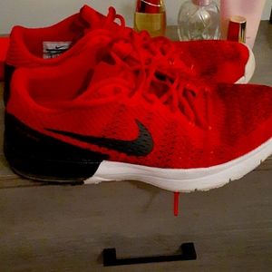 Nike Mens tennis shoes